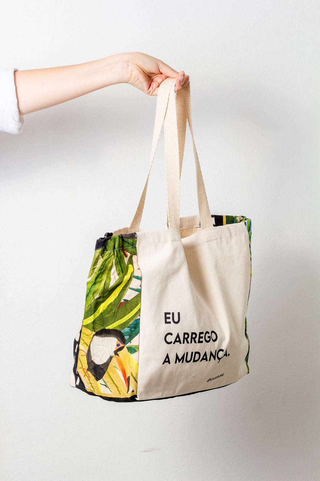 BOLSA |EU CARREGO A MUDANÇA| - versão com cordão