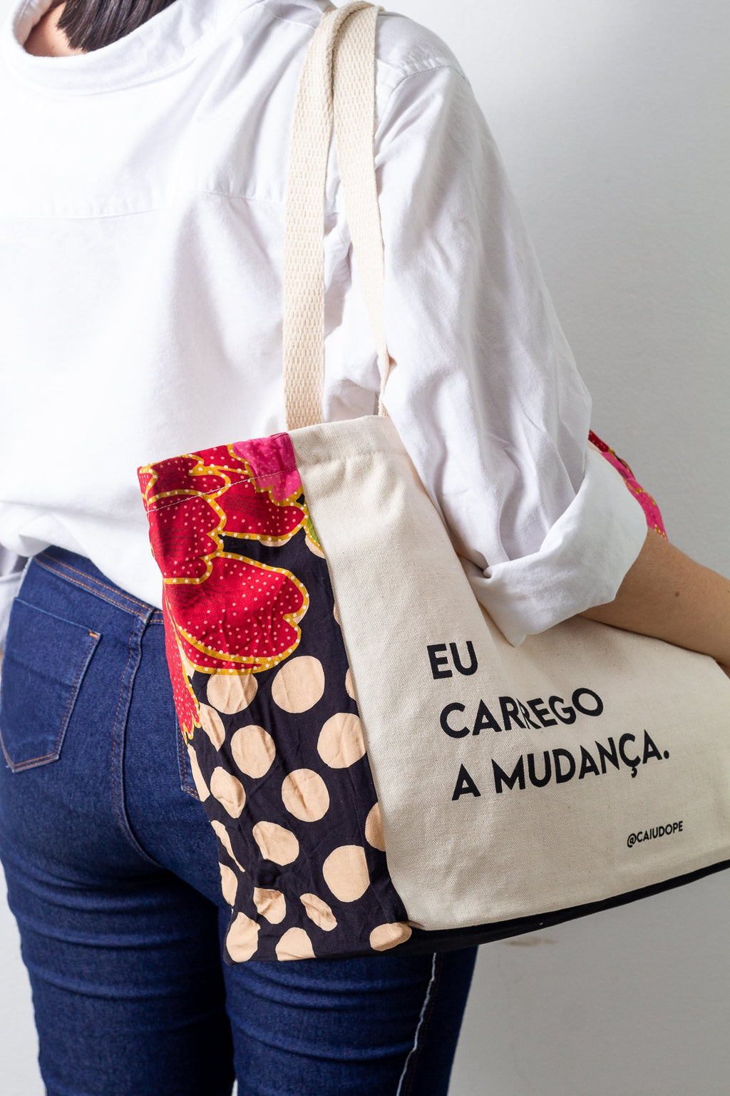 BOLSA |EU CARREGO A MUDANÇA| - versão com cordão
