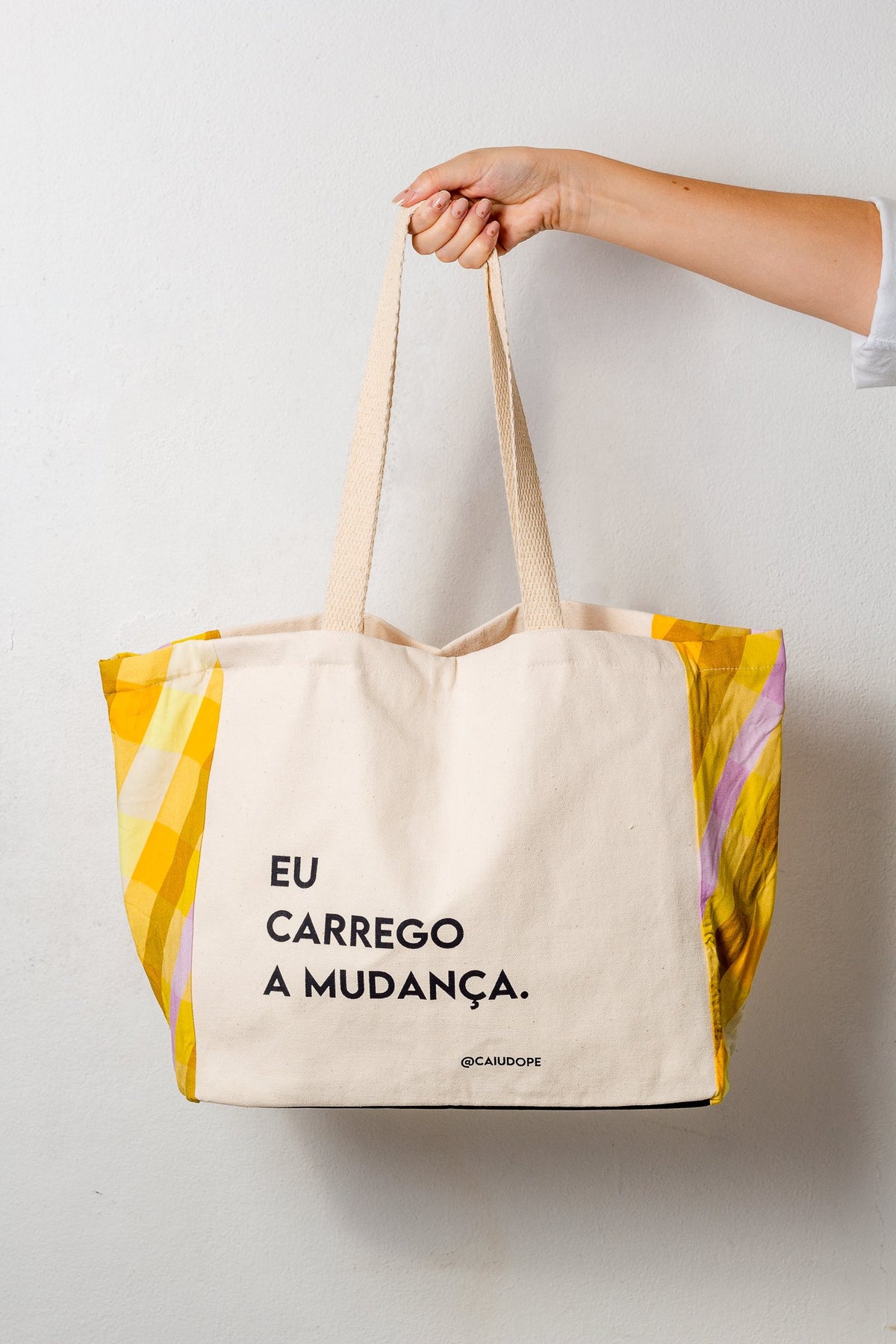 BOLSA |EU CARREGO A MUDANÇA| - versão com cordão