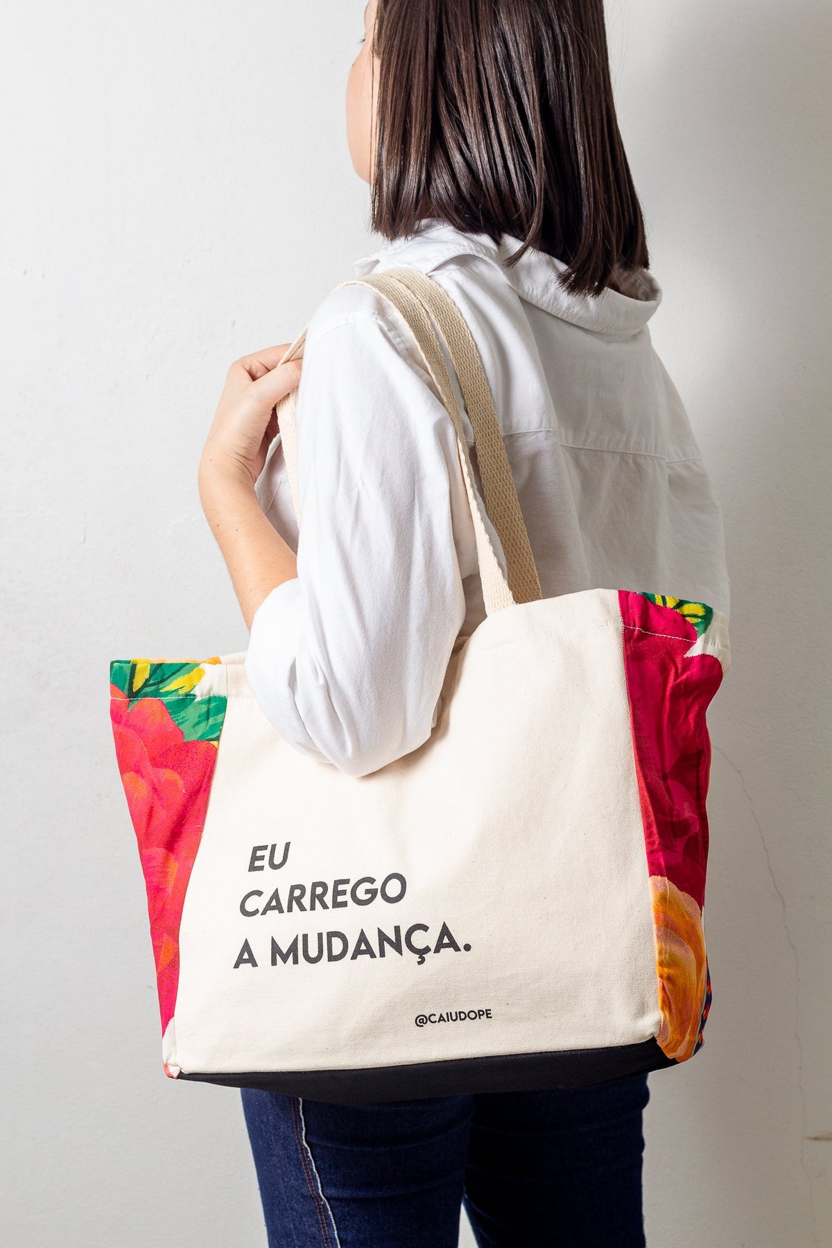 BOLSA |EU CARREGO A MUDANÇA| - versão com cordão