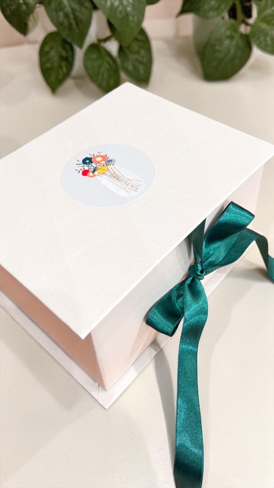 Caixa Presente Florescer- Geleia + Caneca Flores + Colher Exclusiva