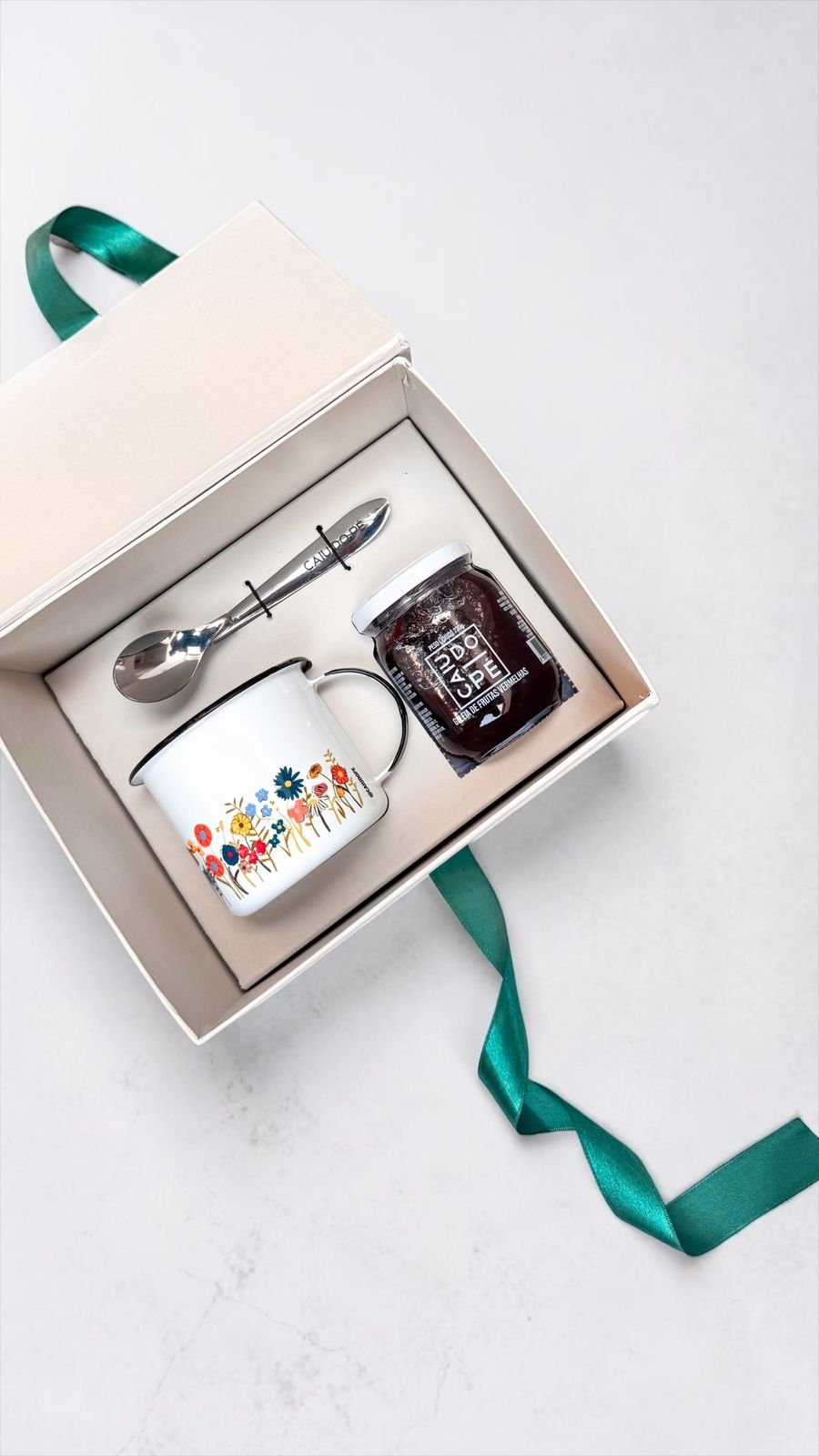 Caixa Presente Florescer- Geleia + Caneca Flores + Colher Exclusiva